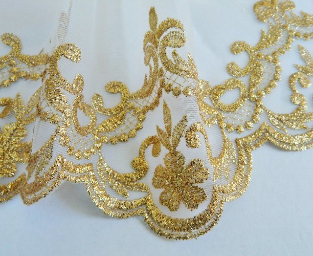A Fine Scalloped Lace Trim Gold KASG 416