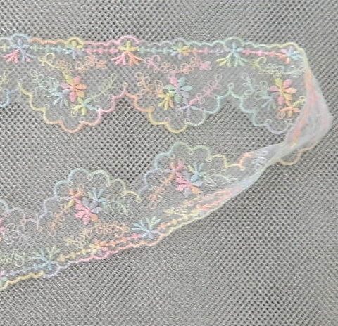 Delicate Scallop Rainbow Trim CAFT23R