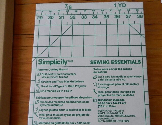 Craft and Pattern Cutting board by Simplicity